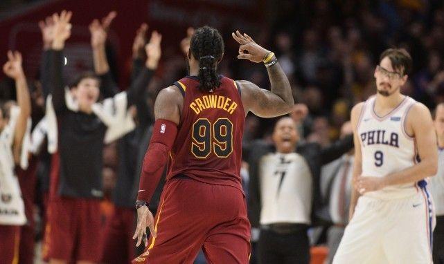 深圳队鏖战骑士,西亚卡姆统治全场 深圳队鏖战骑士,西亚卡姆统治全场