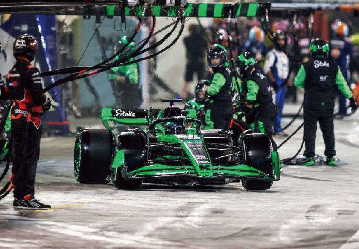 红牛车队险胜索伯车队，周冠宇状态火热